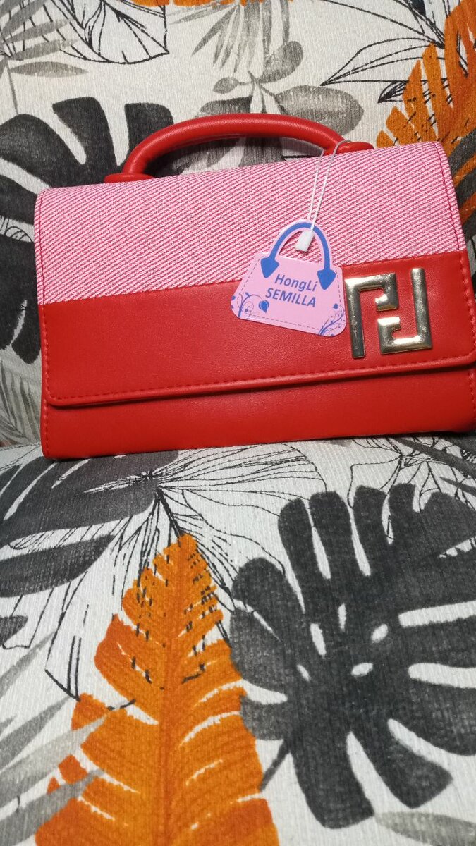 Sac à main rouge élégant