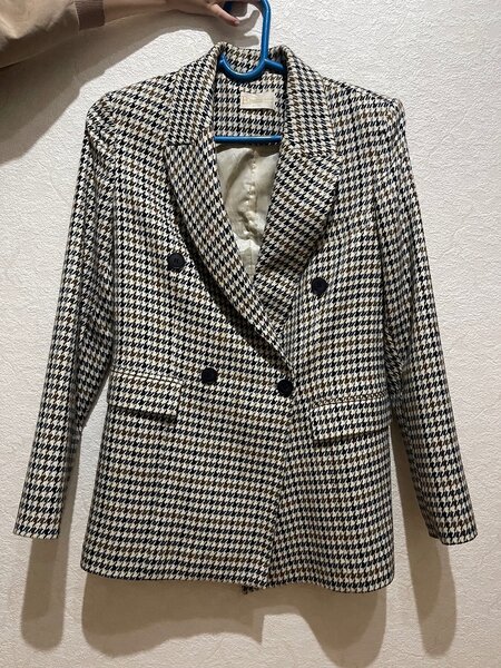 Пиджак бежевый