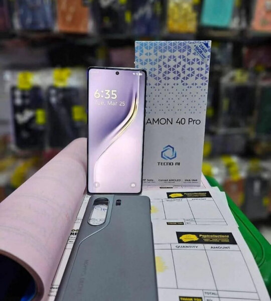 Smartphone Tecno Camon 40 Pro