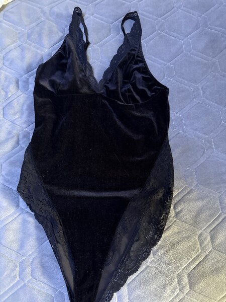 Боди ценного цвета