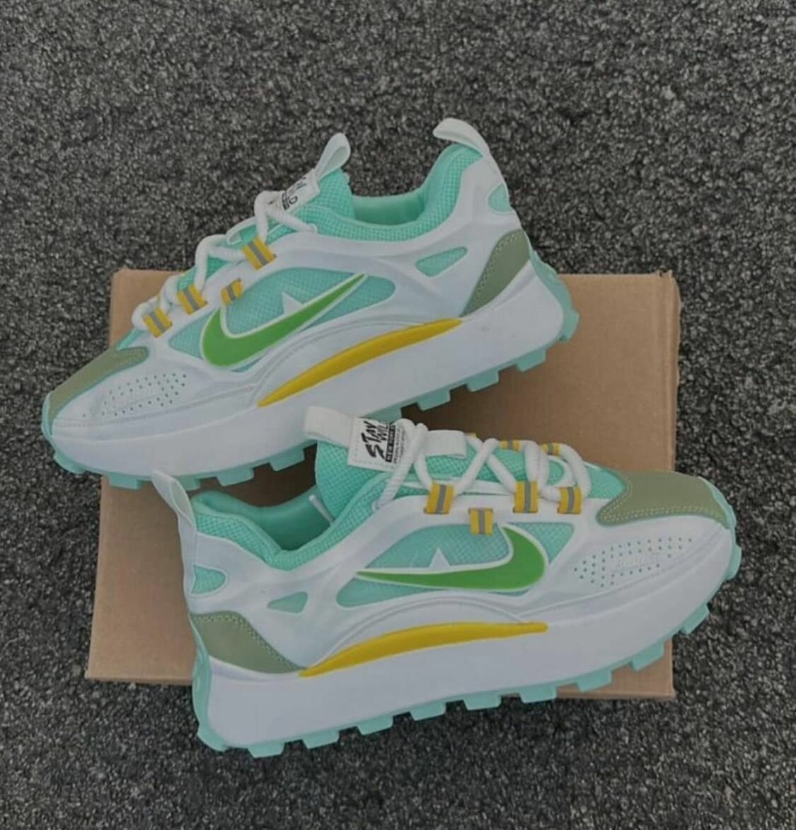 Baskets sport rétro chic