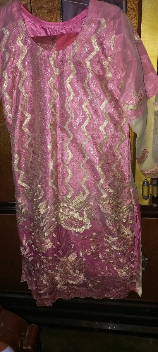 Organza suit. Used 2time