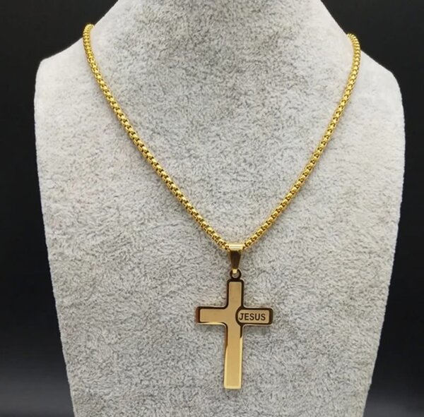 Collier Croix en Or Jésus