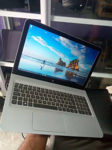 HP pavilion 15 AMD A6 5TH GEN