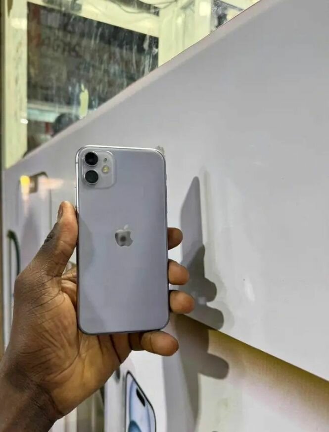 iPhone 11 Gris 64GB