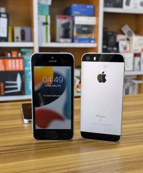 iPhone SE argent reconditionné