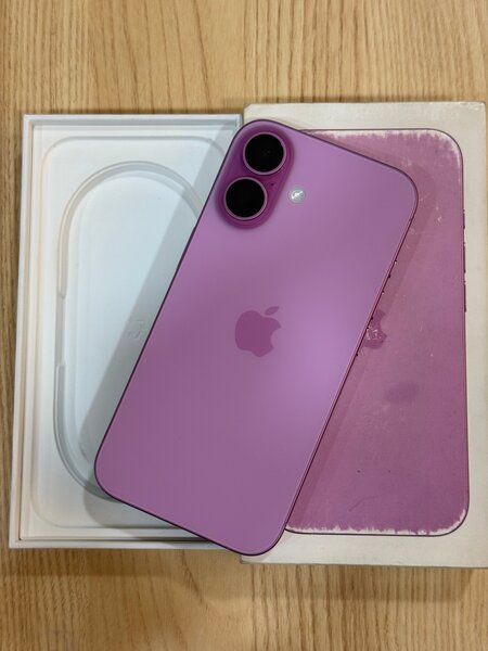 iPhone 16 Rose