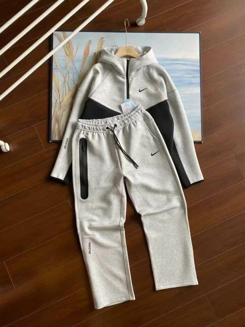 Ensemble de survêtement gris