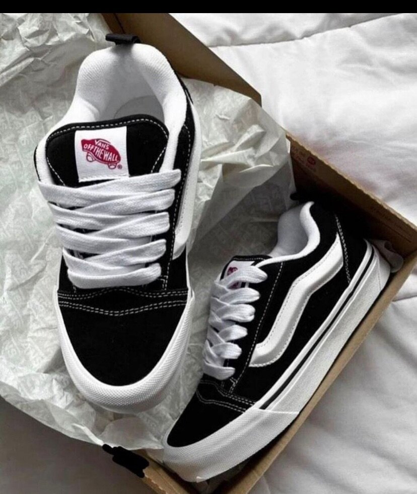 Vans Sneakers Noires et Blanches