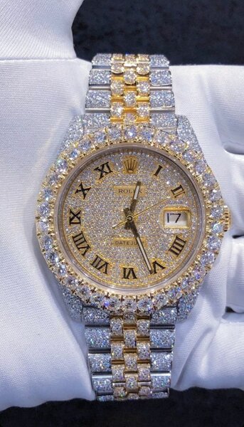 Montre de luxe en diamants