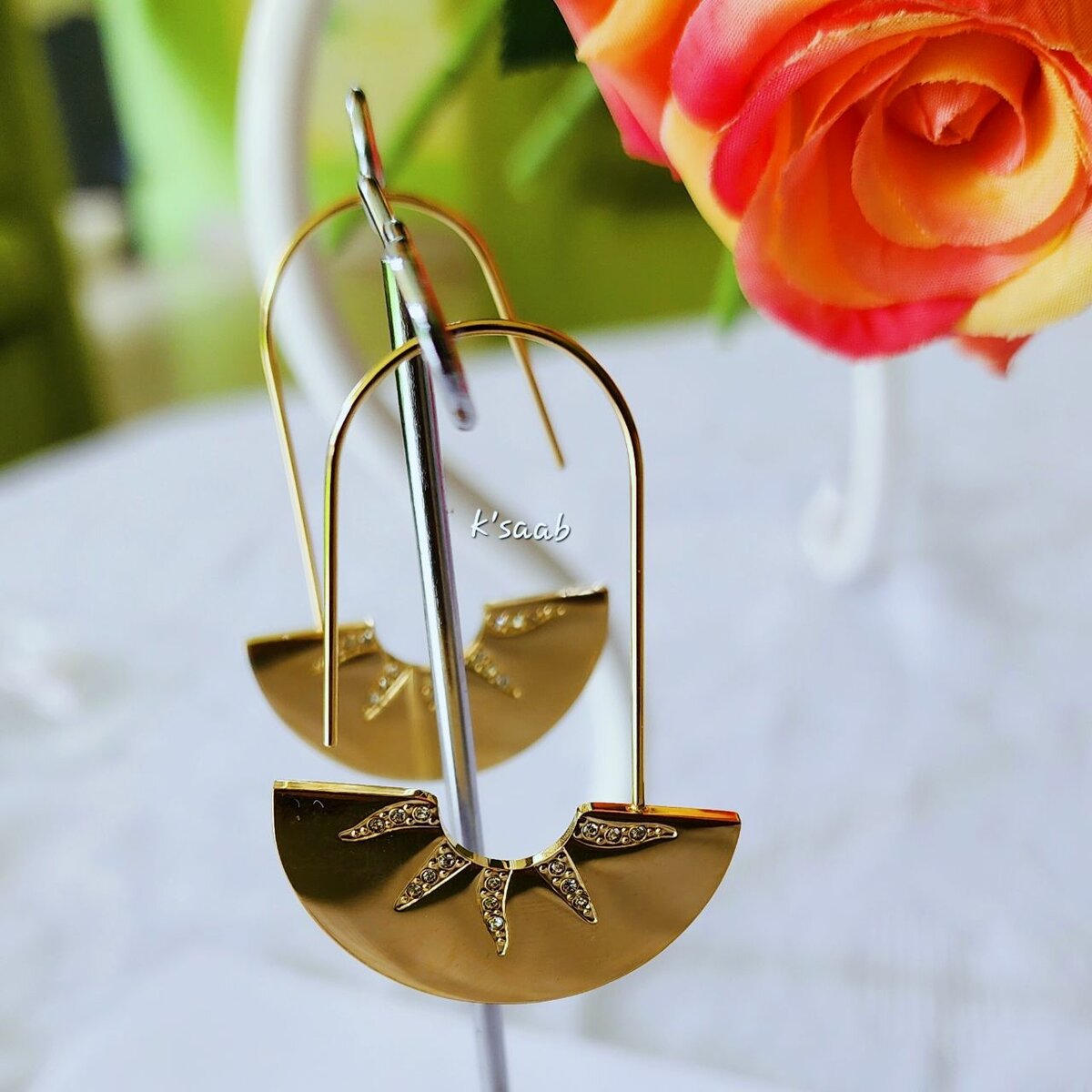 Boucles créoles dorées élégantes