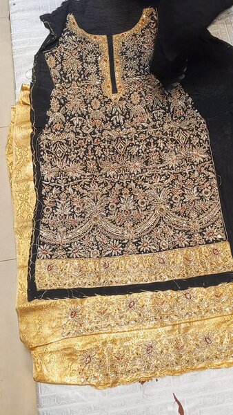 Embroidery suit