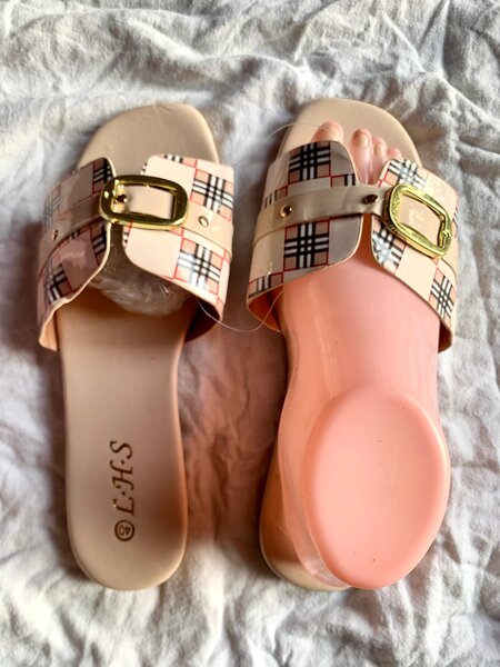 Sandales tendance à boucle