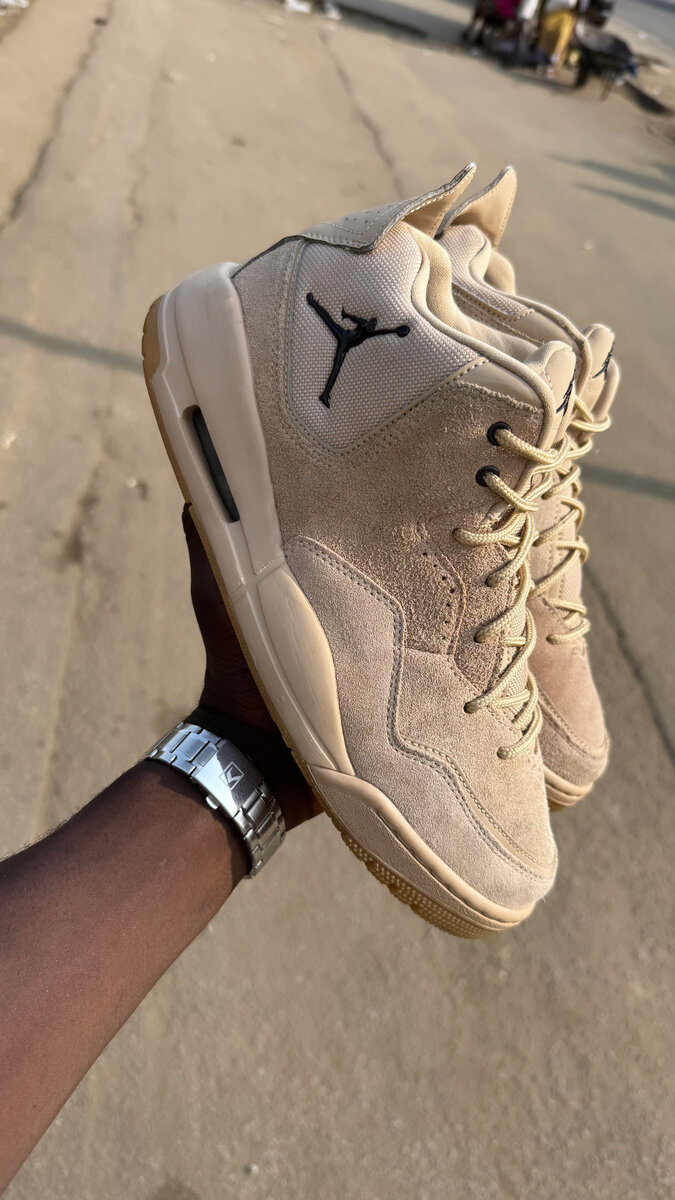 Baskets style sportif beige