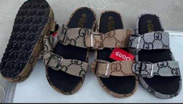 Sandales Unisex avec Boucles