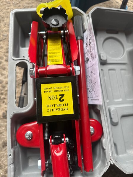 Cric hydraulique 2 tonnes robuste