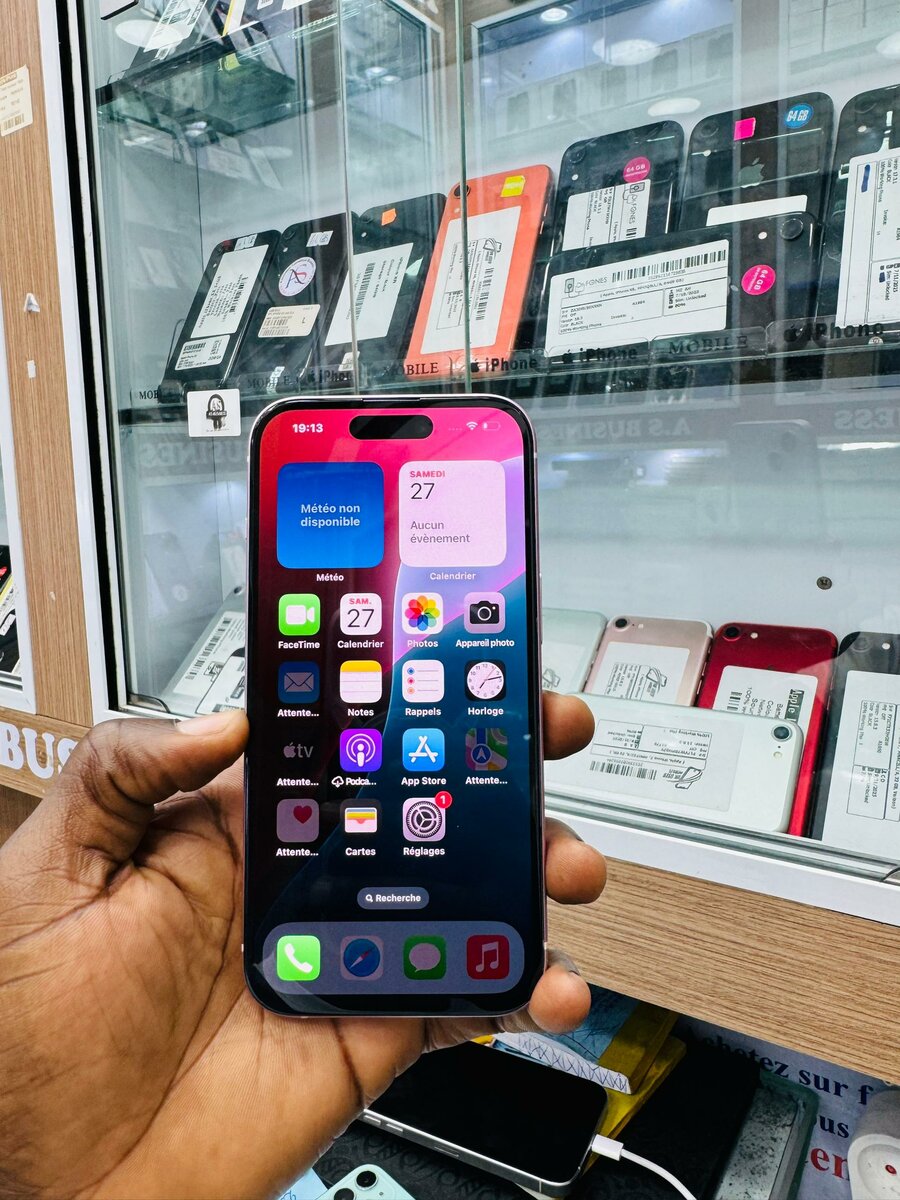 iPhone 15 simple 128Go