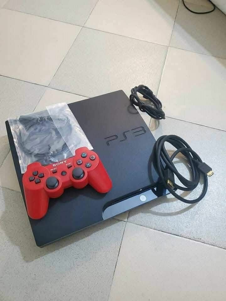 Console PS4 avec manettes