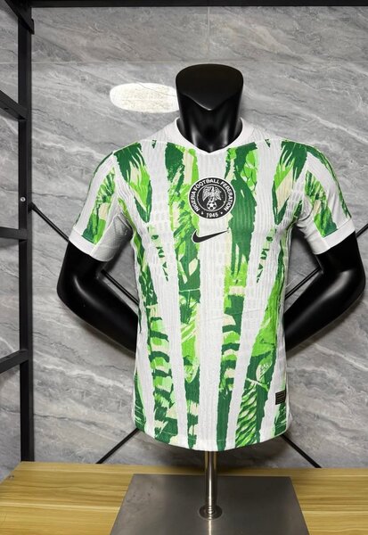 Maillot de football vert et blanc