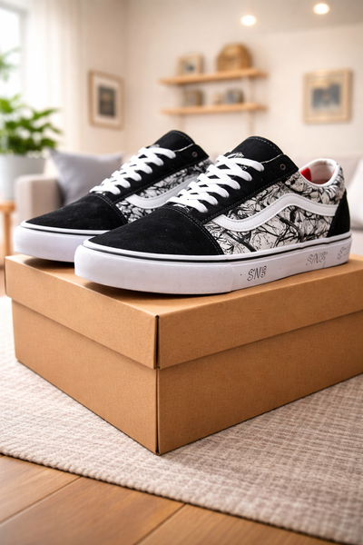 Baskets noires artistiques