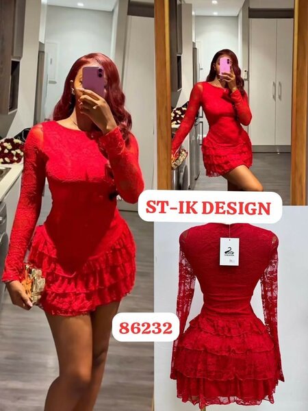 Robe rouge en dentelle