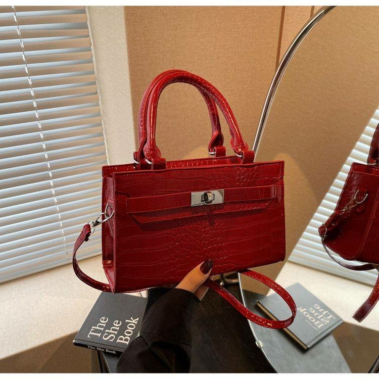 Sac à main élégant crocodile