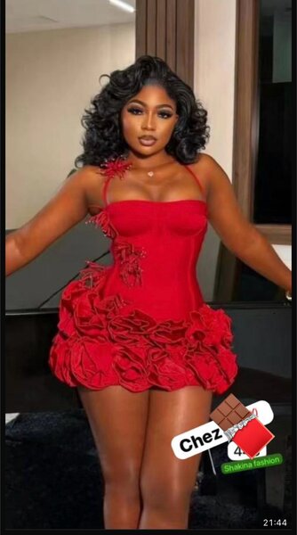 Robe rouge élégante soirée