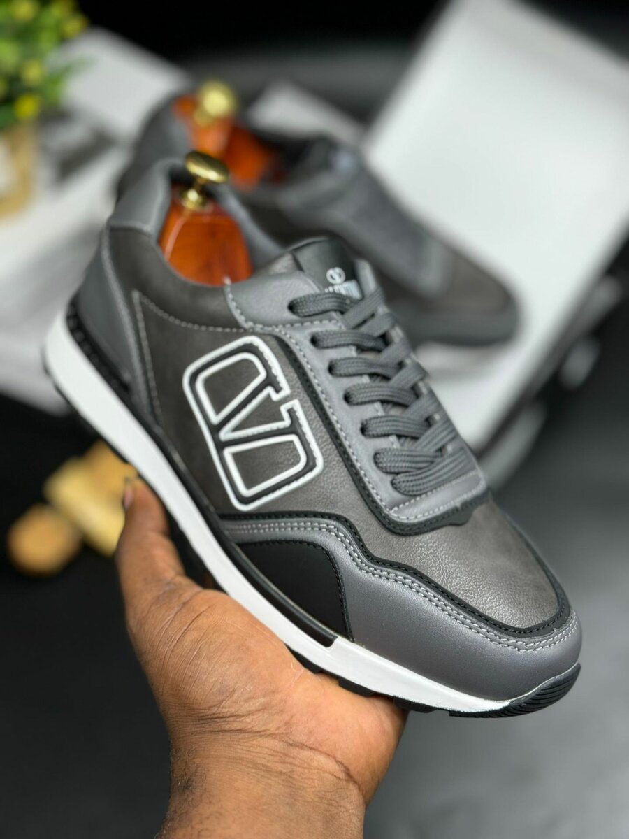 Men's sneakers in stock