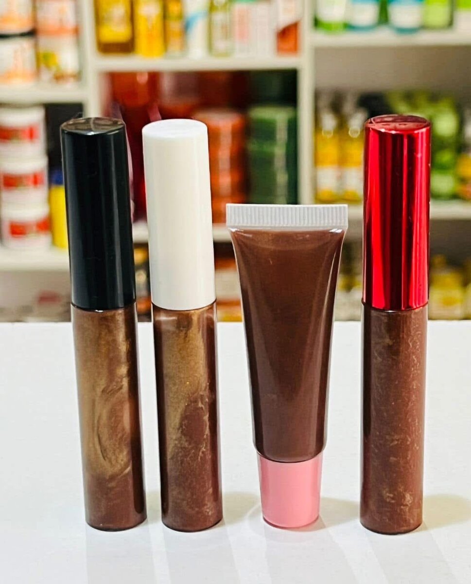 Assorted lip glosses