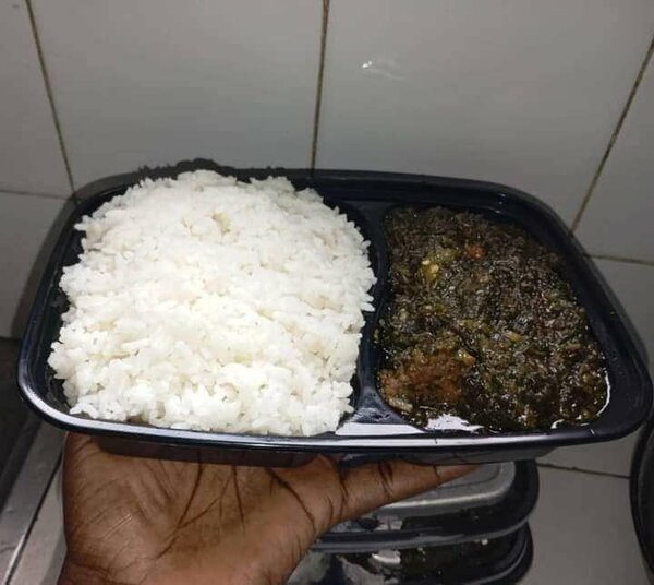 Riz et Sauce feuilles poisson