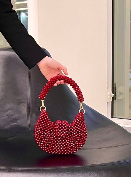 Sac à main perlé rouge