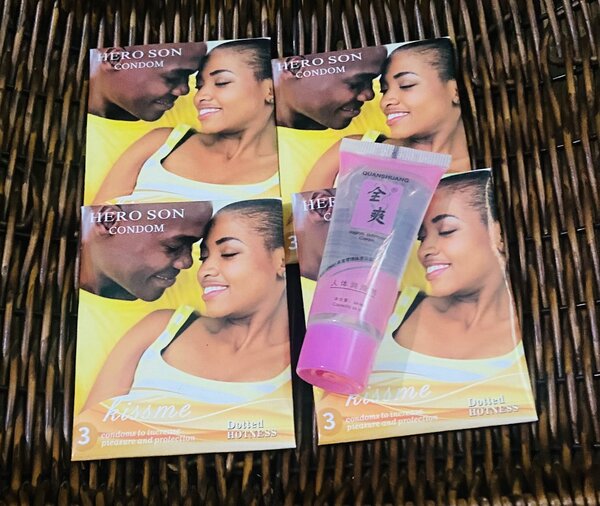 Préservatifs + lubrifiant