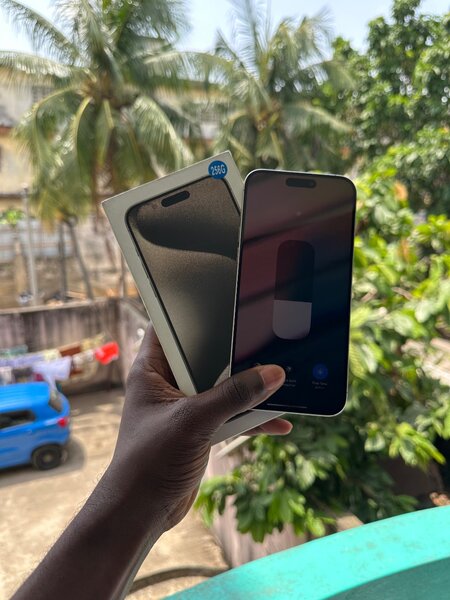 IPHONE 15 PRO MAX 256Go