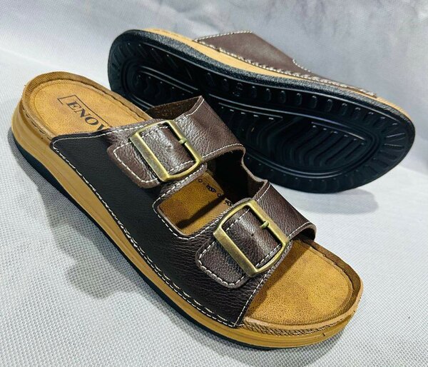 Sandales en cuir marron