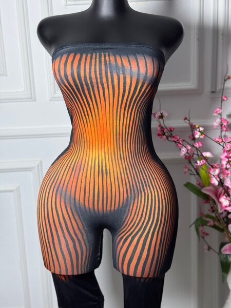 Combinaison sans bretelles élégante