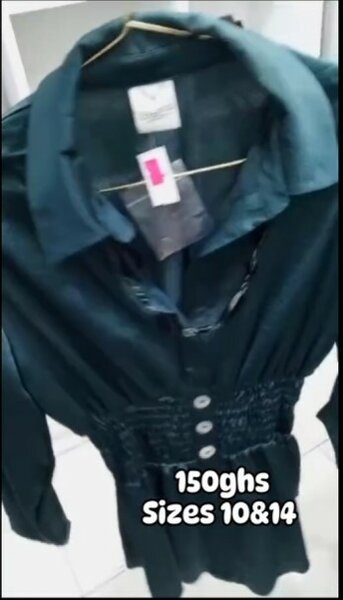 Fitted blouse in emerald color