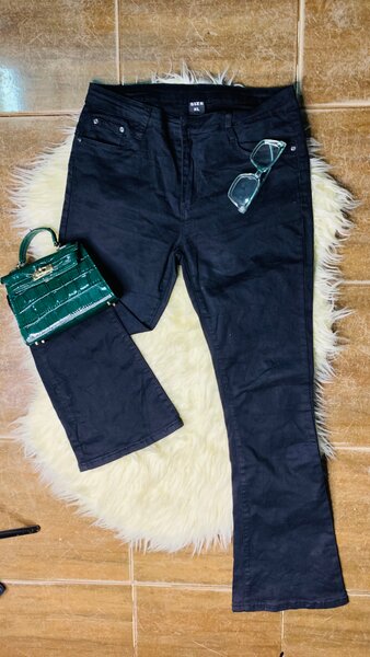 Pantalon noir chic femme