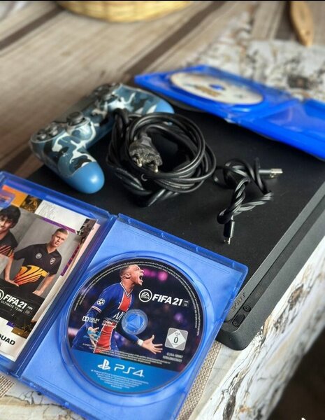 Console PS4 avec jeux FIFA 21
