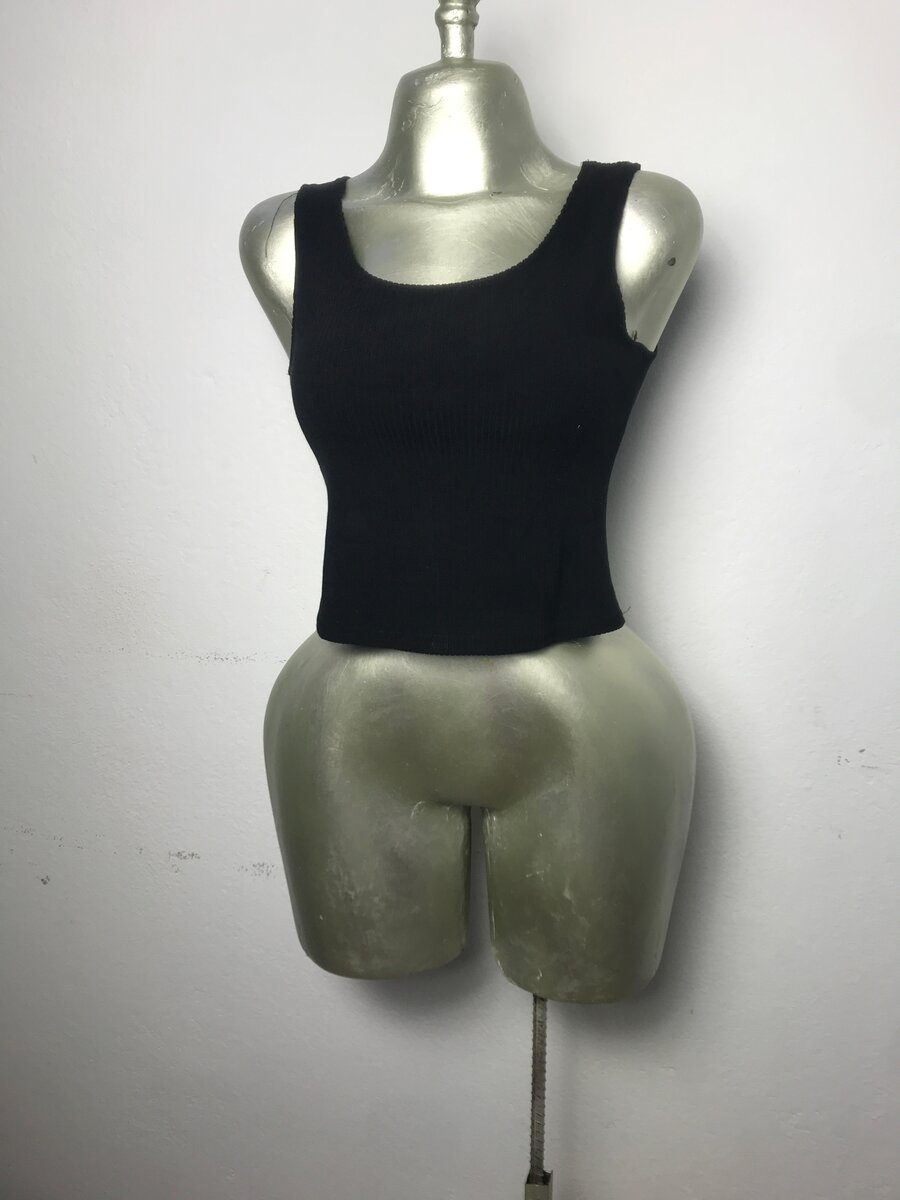 Top court noir élégant