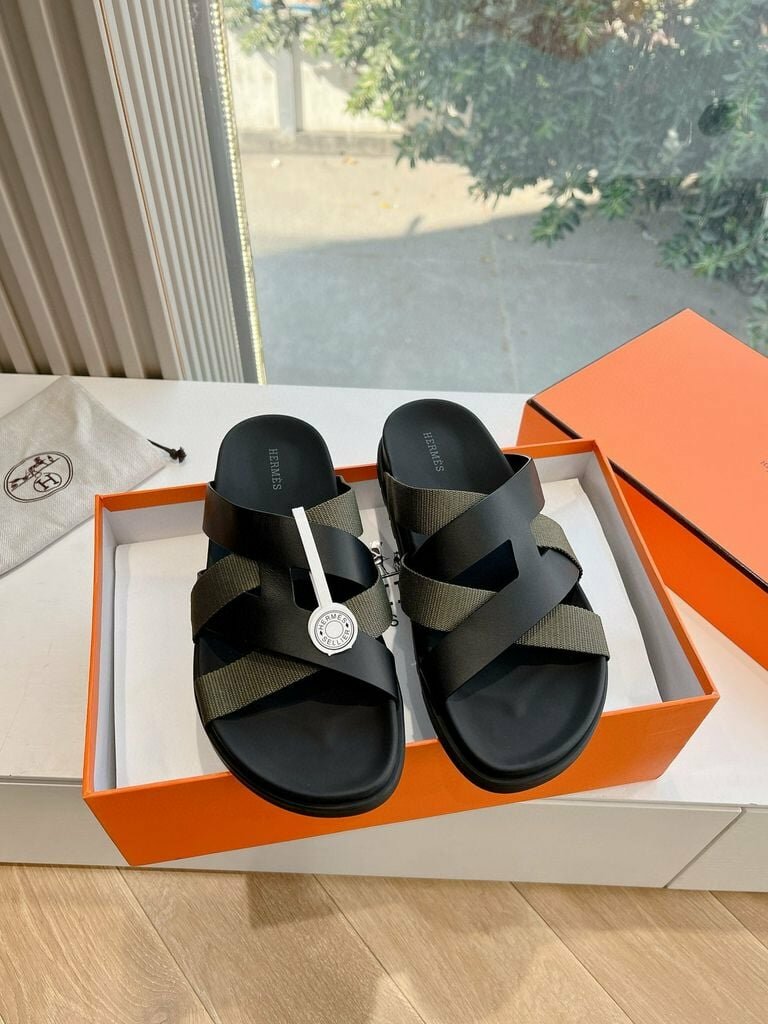 Sandales Hermès élégantes