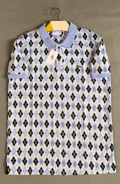 Polo à motif losanges élégant