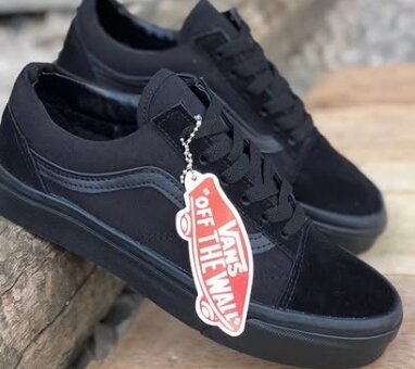 Vans sneakers black