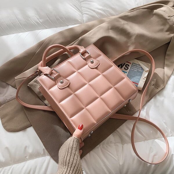 High-quality, stylish women's square-shaped bag pink