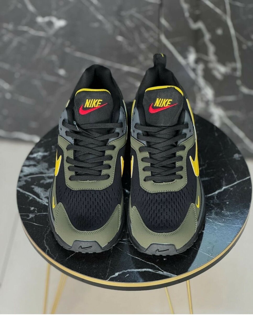 NIKE CLASSIC SNEAKER