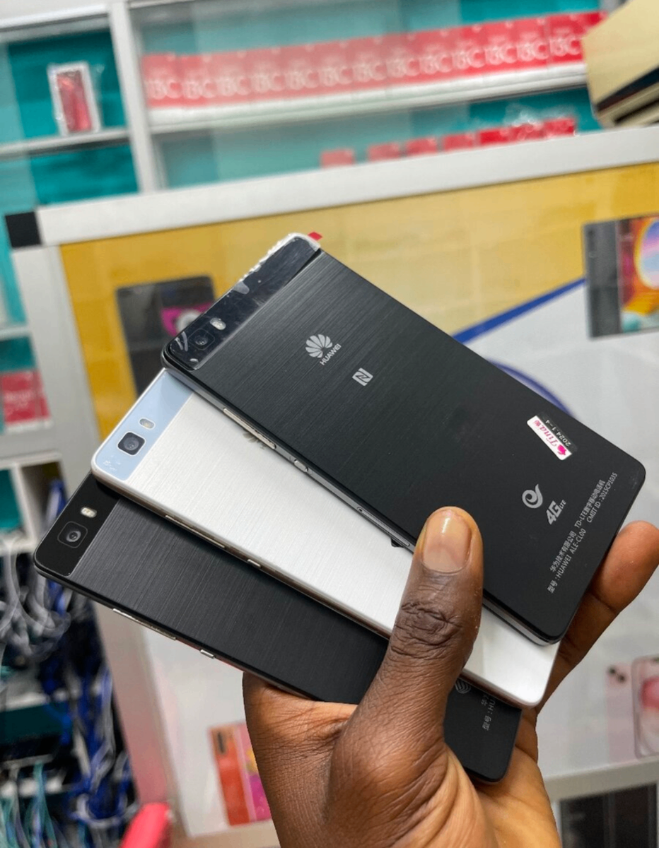 Huawei P8 lite casi neuf.