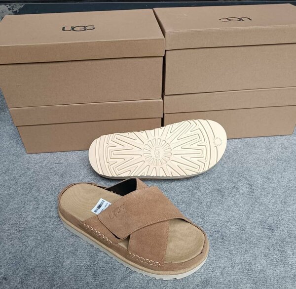 Sandales disponible