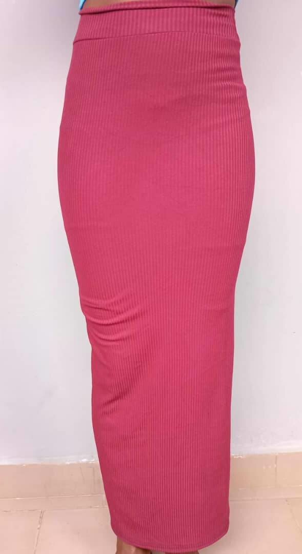 Jupe longue moulante rose