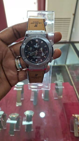 Montre Homme Élegante en Acier