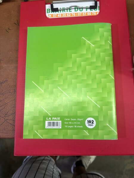 Cahier Grands Carreaux 192 Pages