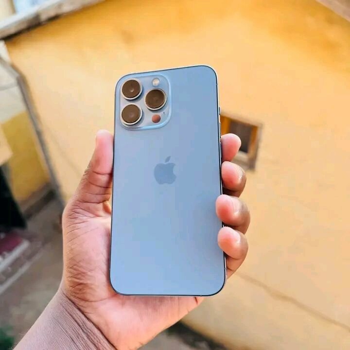 iPhone moderne argenté